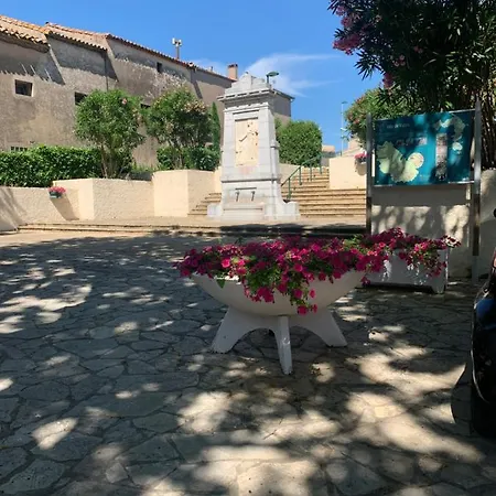 بيت للعطل La Maison Rose A *
